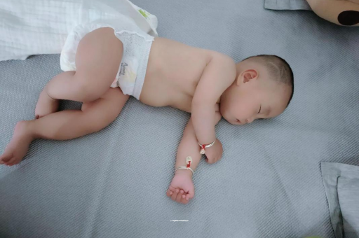 德清宝宝流白色粘鼻涕